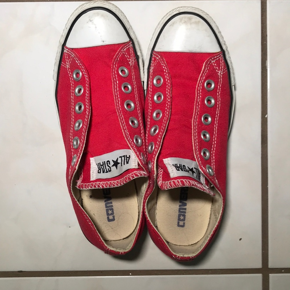🎅🏻Red slip on converse sneakers